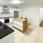 Cozyquartersrooms - Convenient Stay Near Unsw, Cbd & Airports